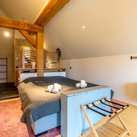 Buytenplaats 191 Vila